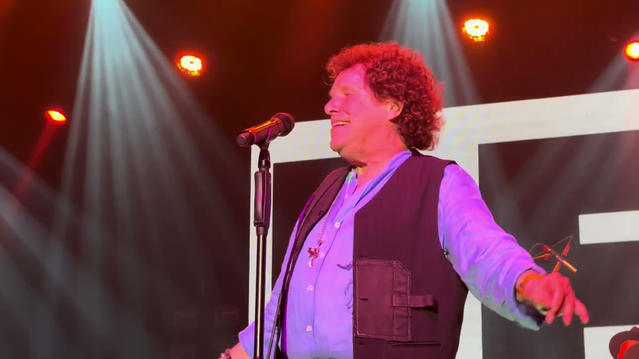 Leo Sayer - When I Need You (live in Melbourne 30 Aug 2025)