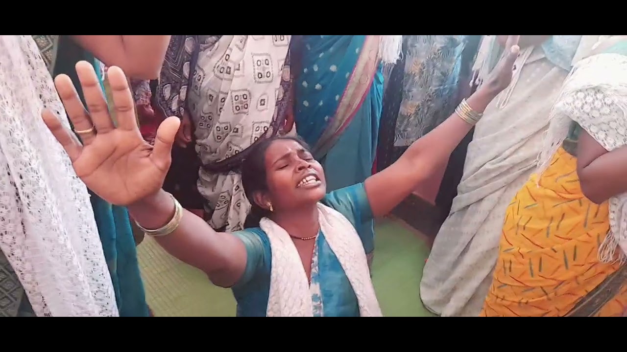 महाराष्ट्र बड़ी चंगाई सभा में स्तुति आराधना के द्वारा लोगों के ऊपर उत्तरा पवित्रआत्मा।💖👑✝️