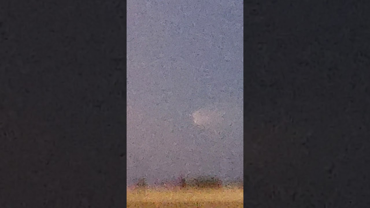 Is this a Meteor, Space Junk or UFO?