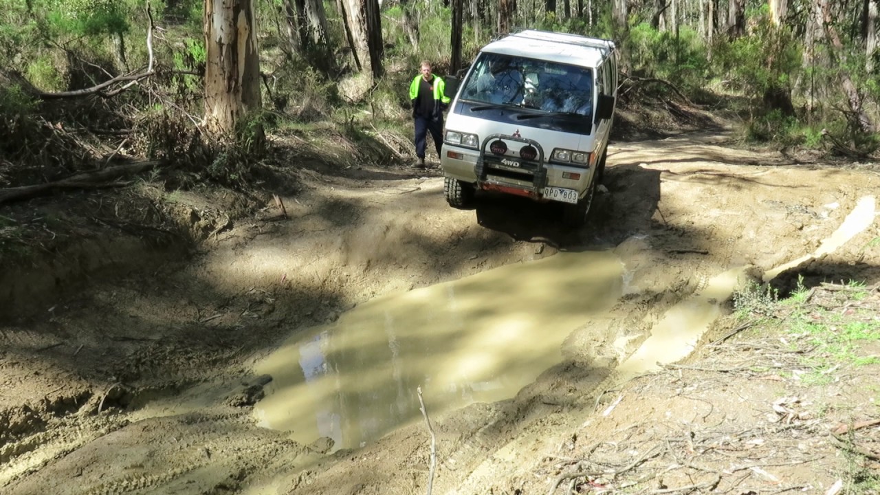 Fulton Creek Track: Starwagon thru boghole with heavy foot