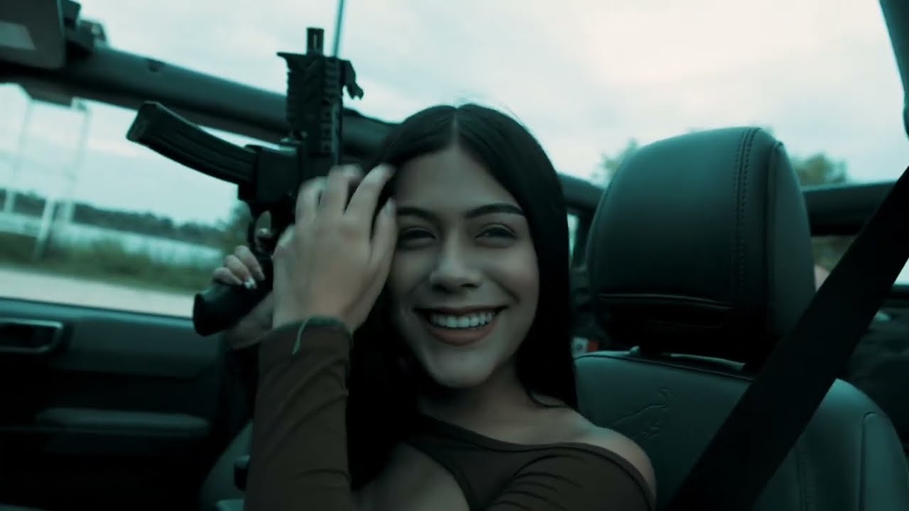 La Vampiresa – Crazy Family ft. @sikobeliko(Video Oficial 2025) | Barajas Films