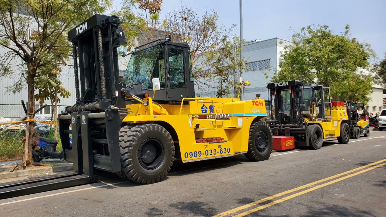 新機台廠內定位，TCM25噸推高機TCM15噸推高機TCM3噸推高機，裝貨櫃卸貨櫃吊掛平台作業工廠搬遷機台搬運機台運輸起重業volvo fm440 拖車運輸，HINO 500貨車運輸, 台豐推高機行