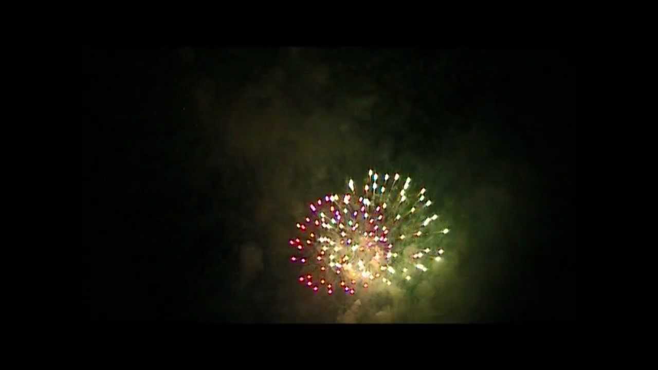 Feu d'artifice Arti-Show. F&ecirc;te des lumi&egrave;res Doubs 2012 . Spectacle pyrotechnique Julien Chenu
