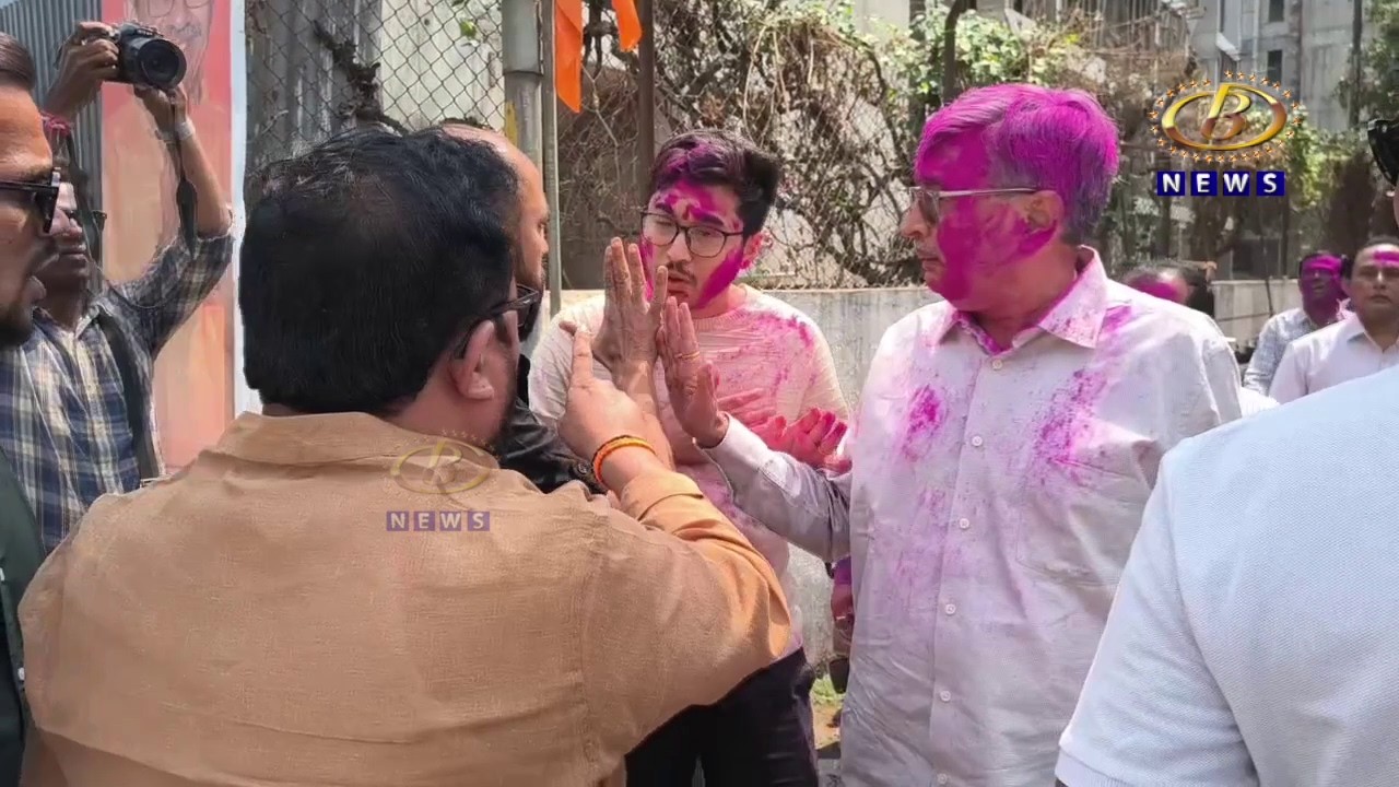 शिवसेना काँग्रेसच्या दावणीला बांधल्याचा मोदी यांच्यावर आरोप