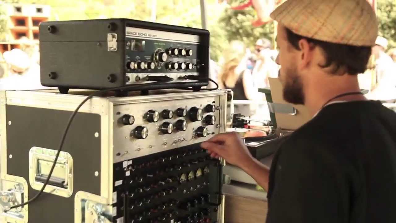 Lion Rockers Hi-Fi play Don Fe 