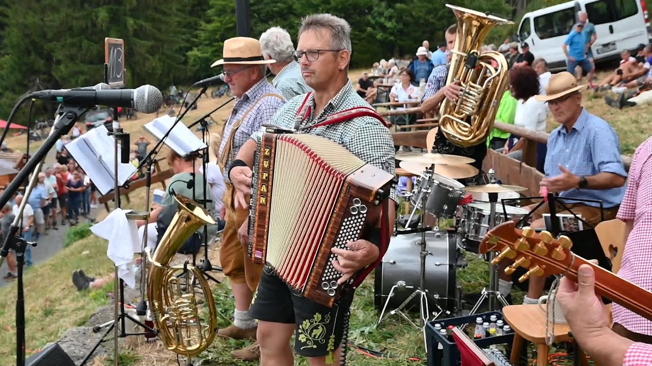Rucksackmusikanten Gemündener Hütte - Teil 01 Peter beim Soundcheck - Hey Slavko, spiel uns eins