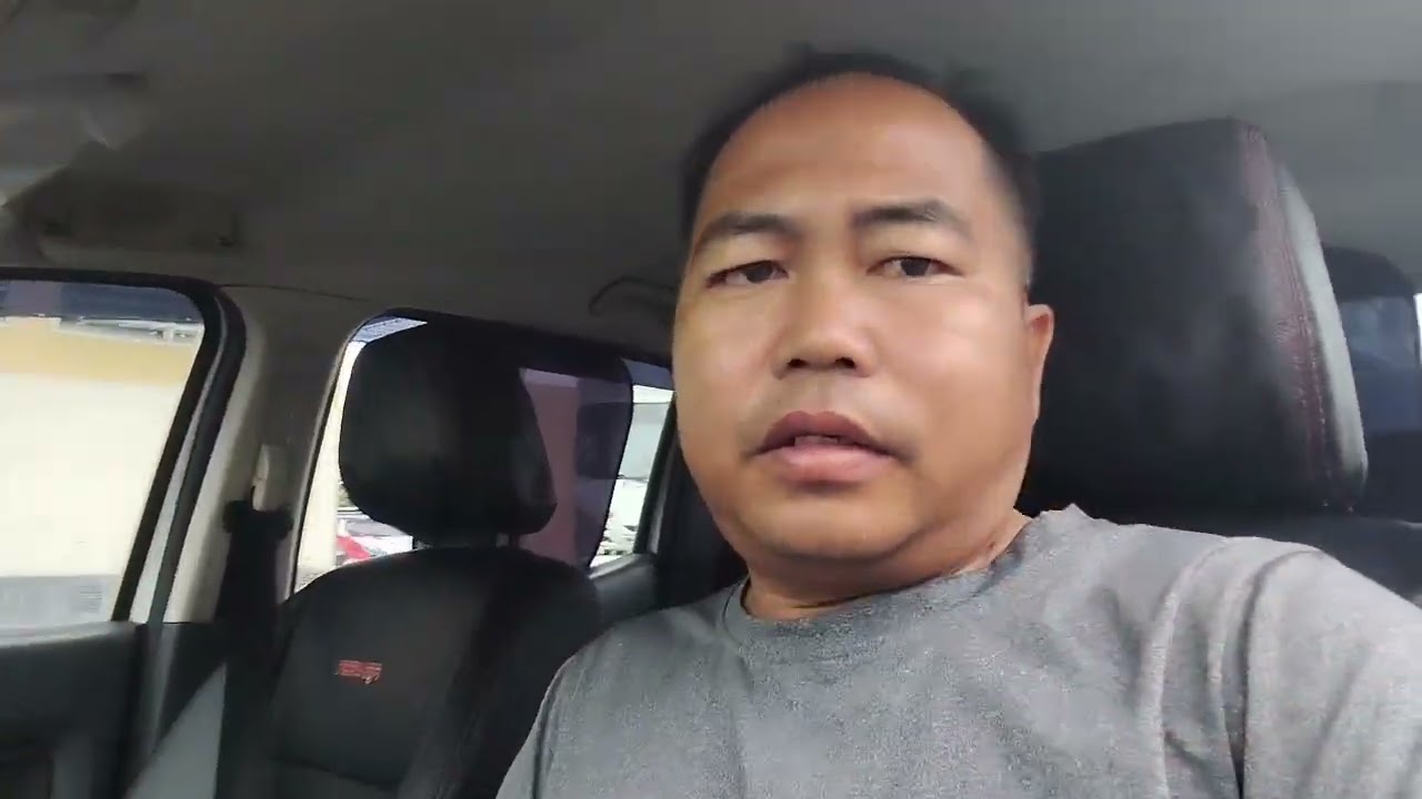 Nganjung anak ngagai terminal bas pulai sekula