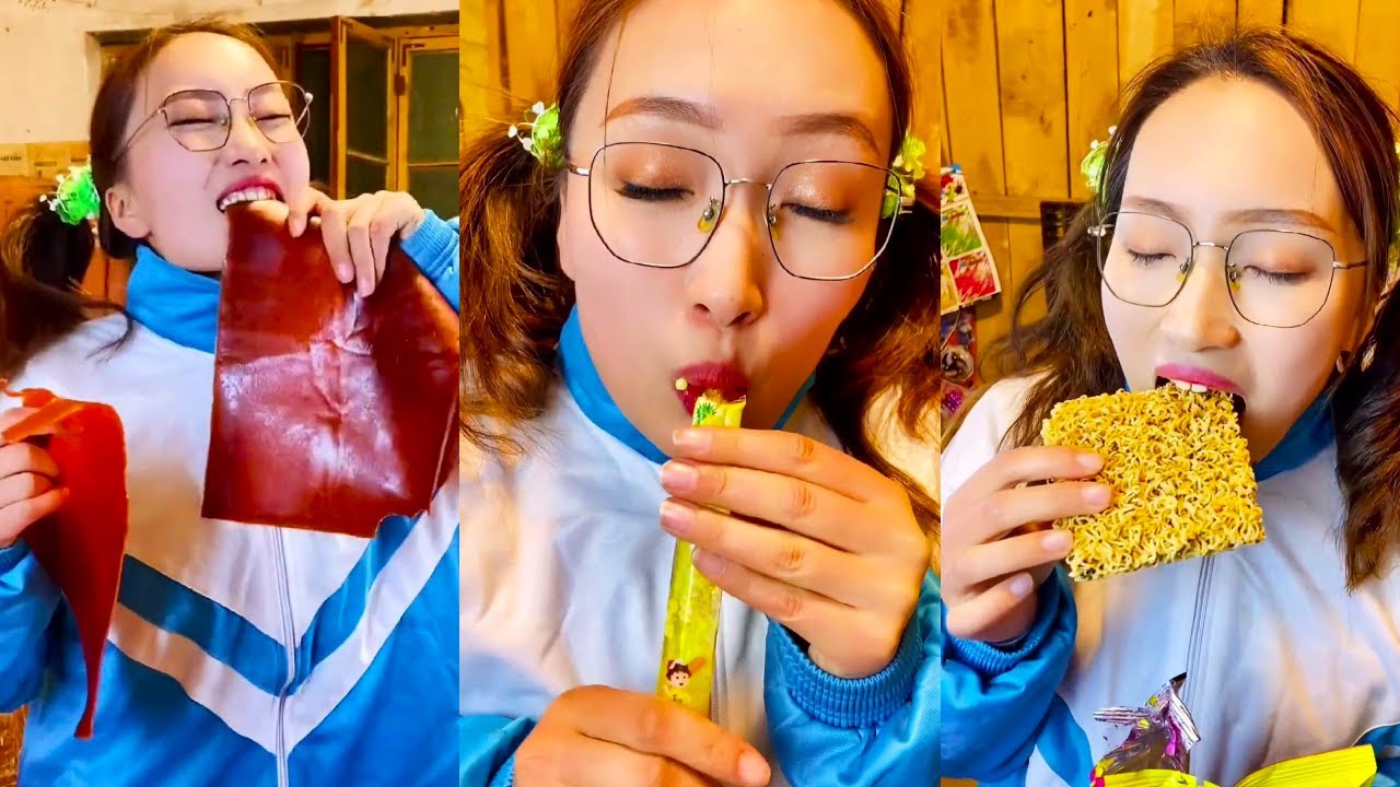 還記得童年的小賣舖嗎？二妮兒買的果丹皮怎麼少一半，老闆娘一定賺黑錢了！ #童年小賣部#懷舊零食#小螃蟹#小桃子#霸王絲
