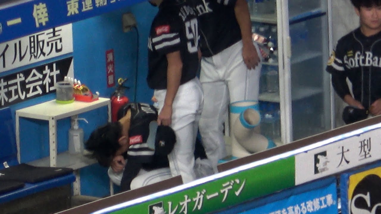 【涙腺崩壊】ソフトバンク泉圭輔 責任を感じ号泣  最後の3OUTのベンチ 現地映像
