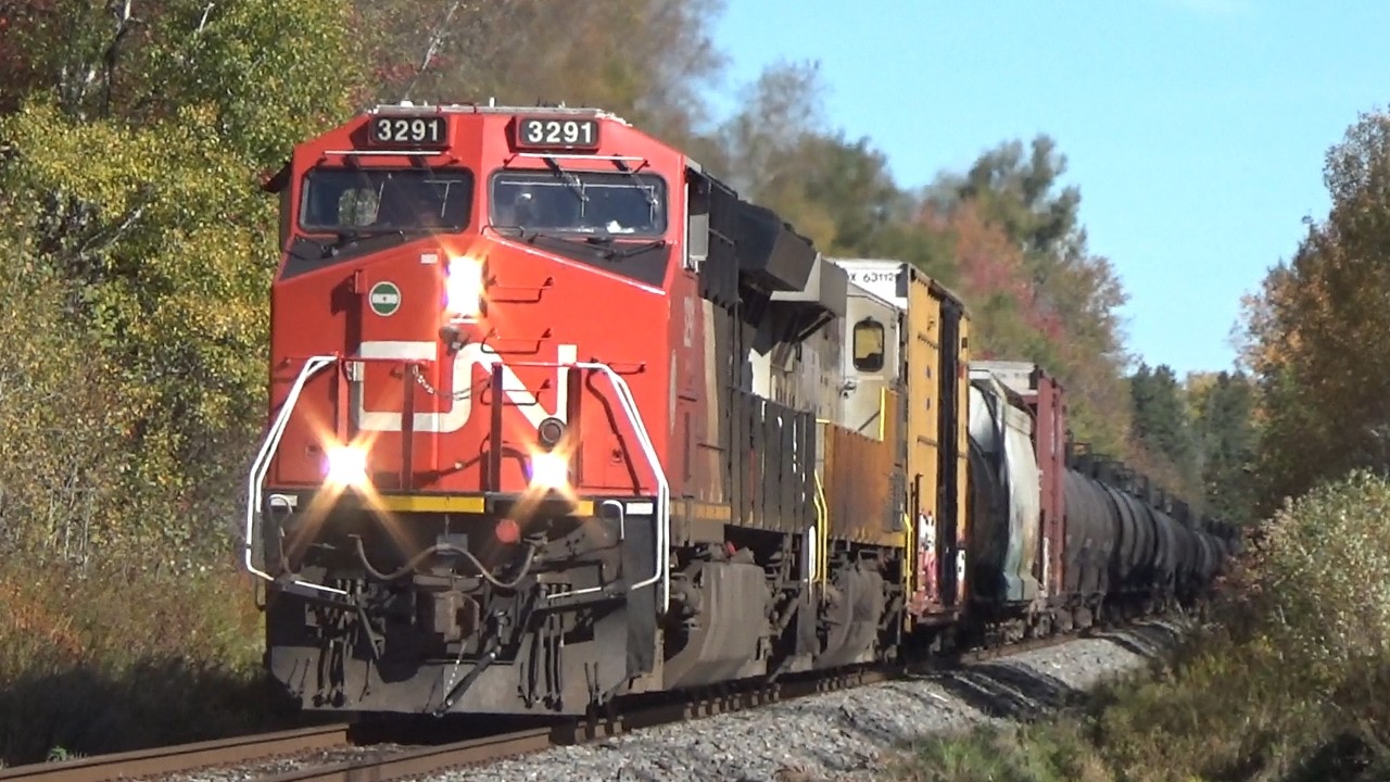 Nice Horn Action! Tier 4 Gevo 3291 Leads a Short Freight Train CN 594 West towards Salisbury, NB