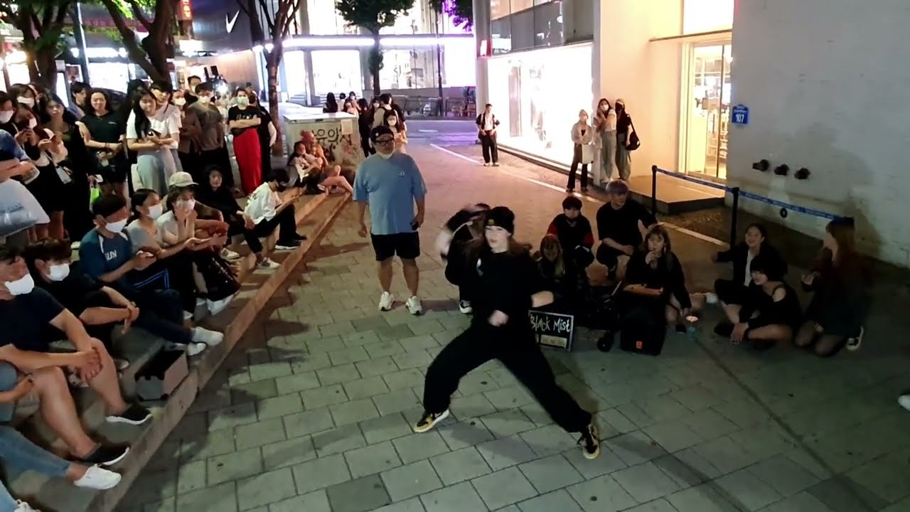 MONDAY. BLACK MIST, ALINA. WITH DANCE TEAM: LOOK. DYNAMIC CAPTIVATING HONGDAE BUSKING.