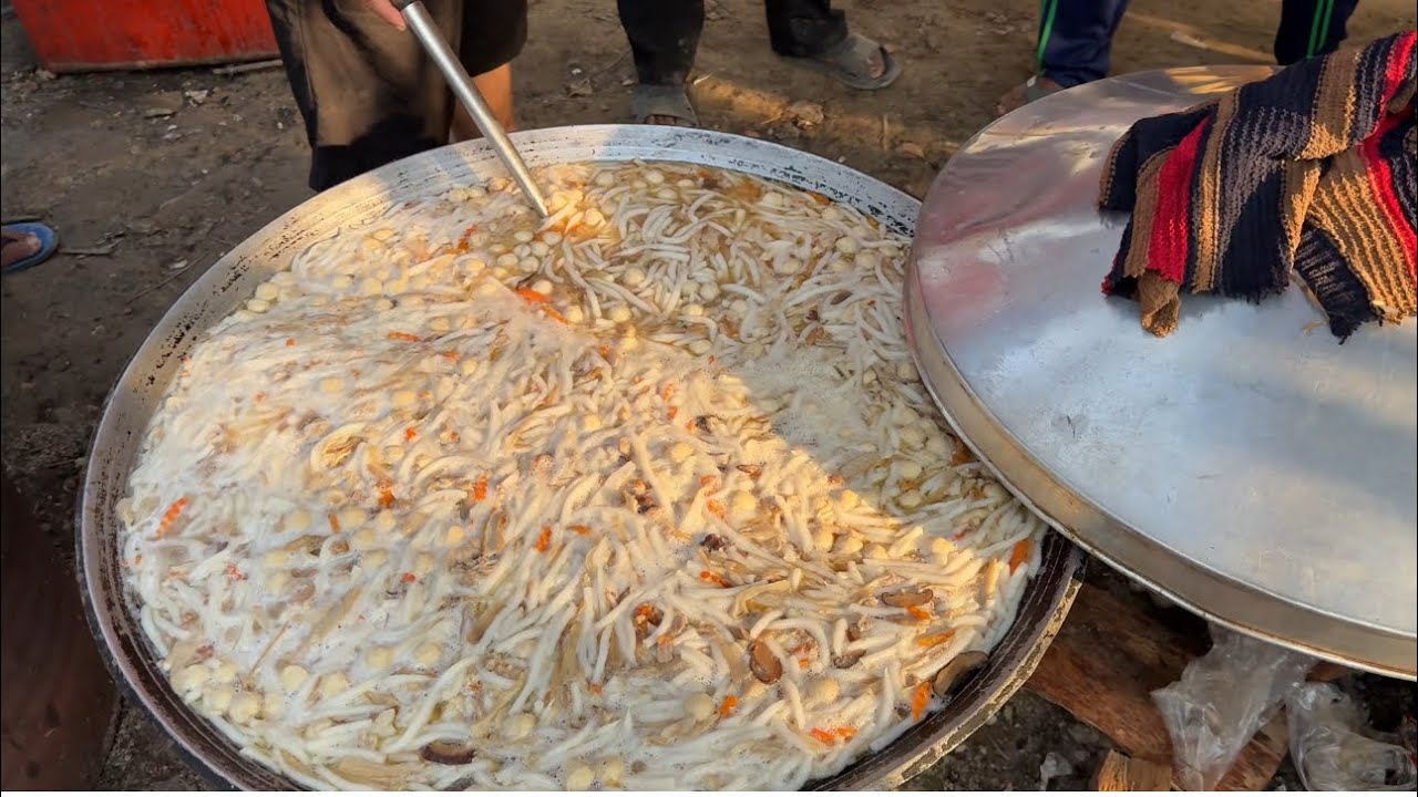 ចម្អិនម្ហូបសម្រាប់ពិធីបុណ្យ/ Cooking for Bun Ceremony in Countryside, Cambodia 