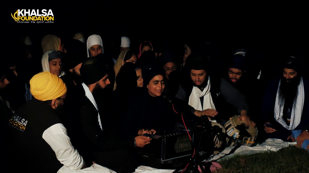Camp Fire Keertan - Bibi Mandeep Kaur - Khalsa Camp UK