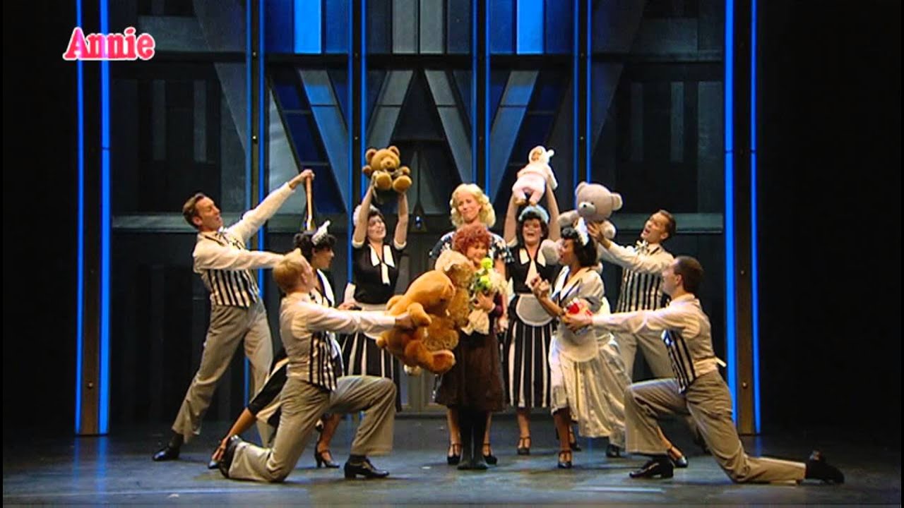 Annie Trailer
