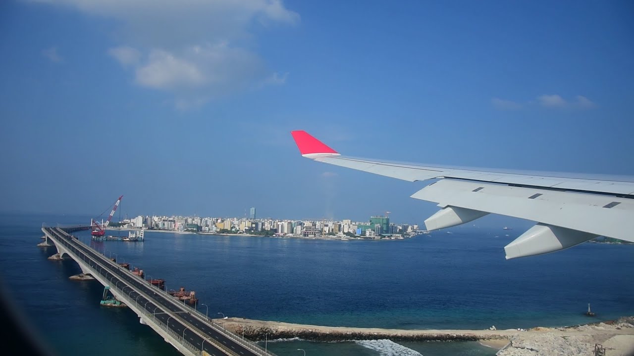 Sri Lankan Airlines Airbus A330 landing in Maldives (MLE)