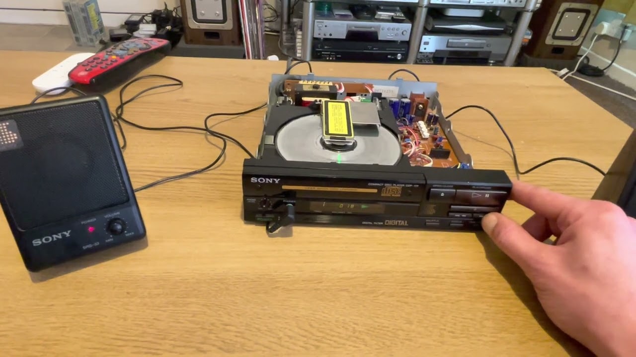 Sony CDP - 17F Plays a snapped CD