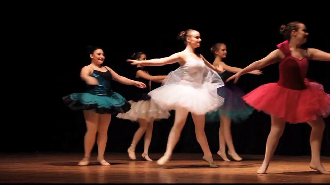 Danse de la Beaute by Moenike Sims