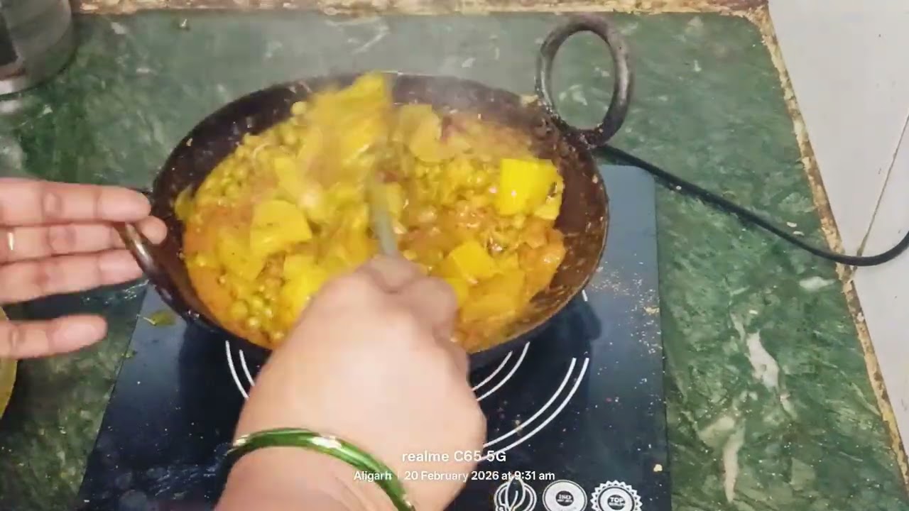 Aalu or Shimla mirch ki sabji recipe #dailyvlog #dailycookingvlog#daily #cookingfood #sabzi #youtube