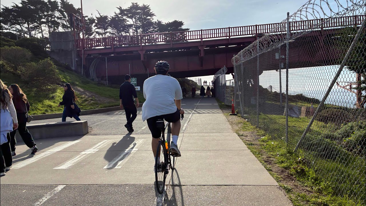 Walking On The Golden Gate Bridge@happyshortlunch
