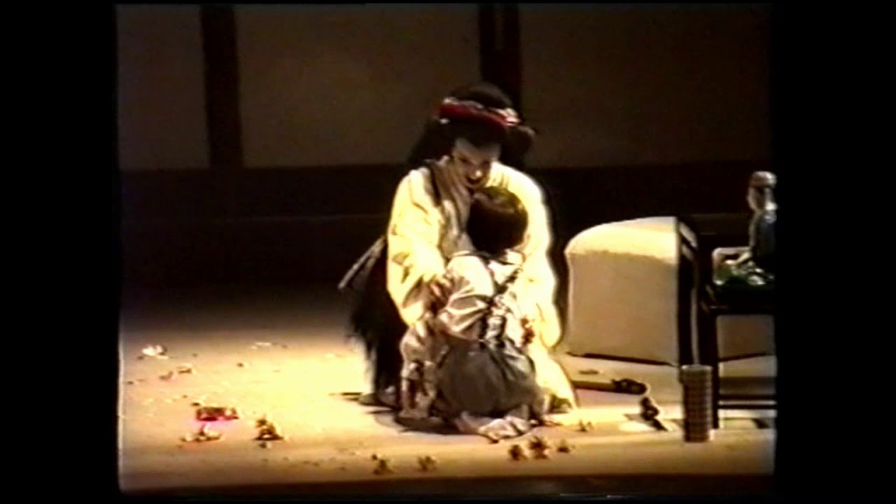 Madama Butterfly :  
