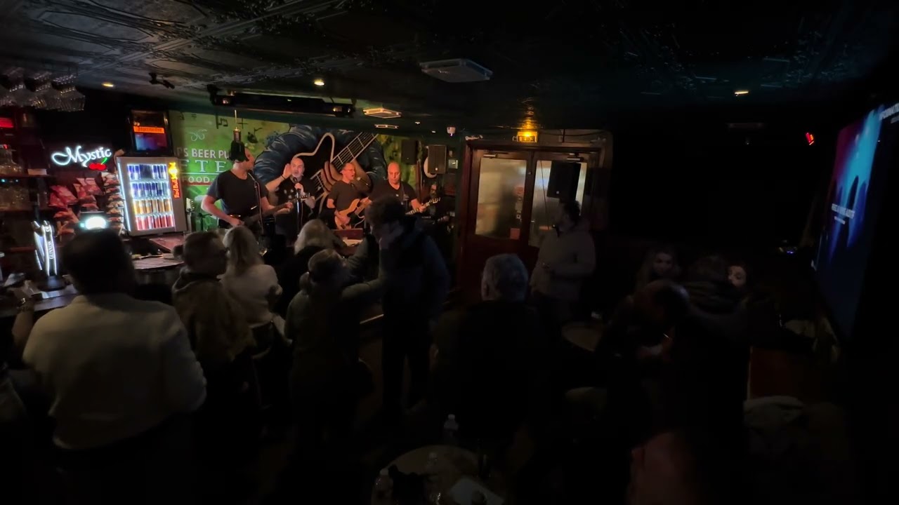 AC/DC - You Shook Me All Night Long (Live L’After 9/1/26)