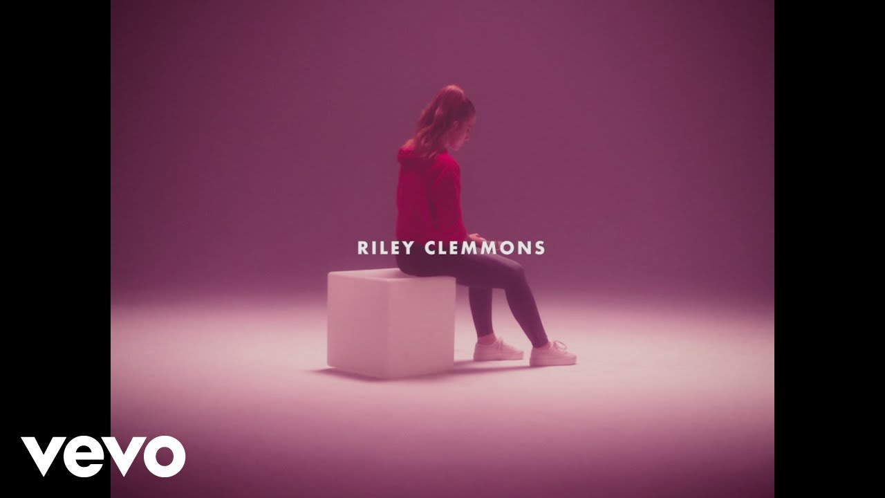 Riley Clemmons - Hold On (Official Video)