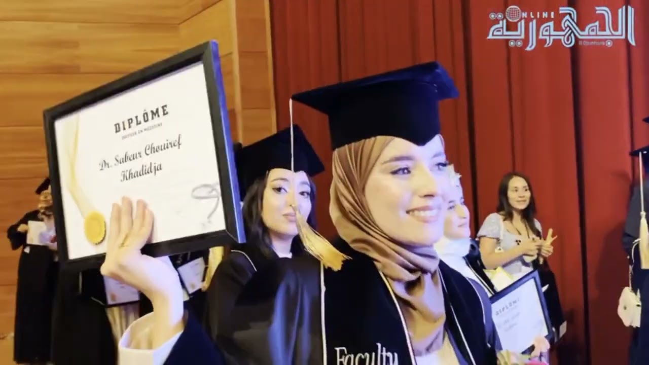تخرج 800 طالب الطب من كلية الطب بوهران لدفعة 2018_2025