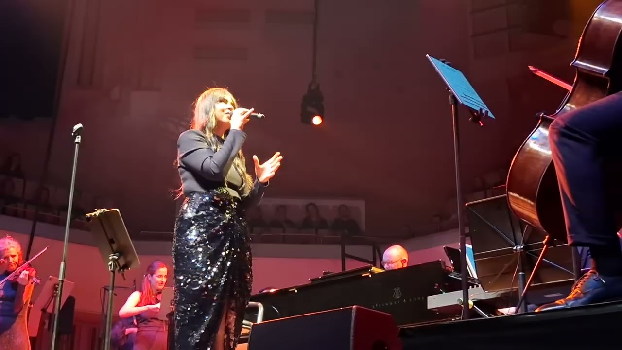 2026 Maria Mena & Amsterdam Sinfonietta- Hanson small talk&cover I will come to you live @ Eindhoven