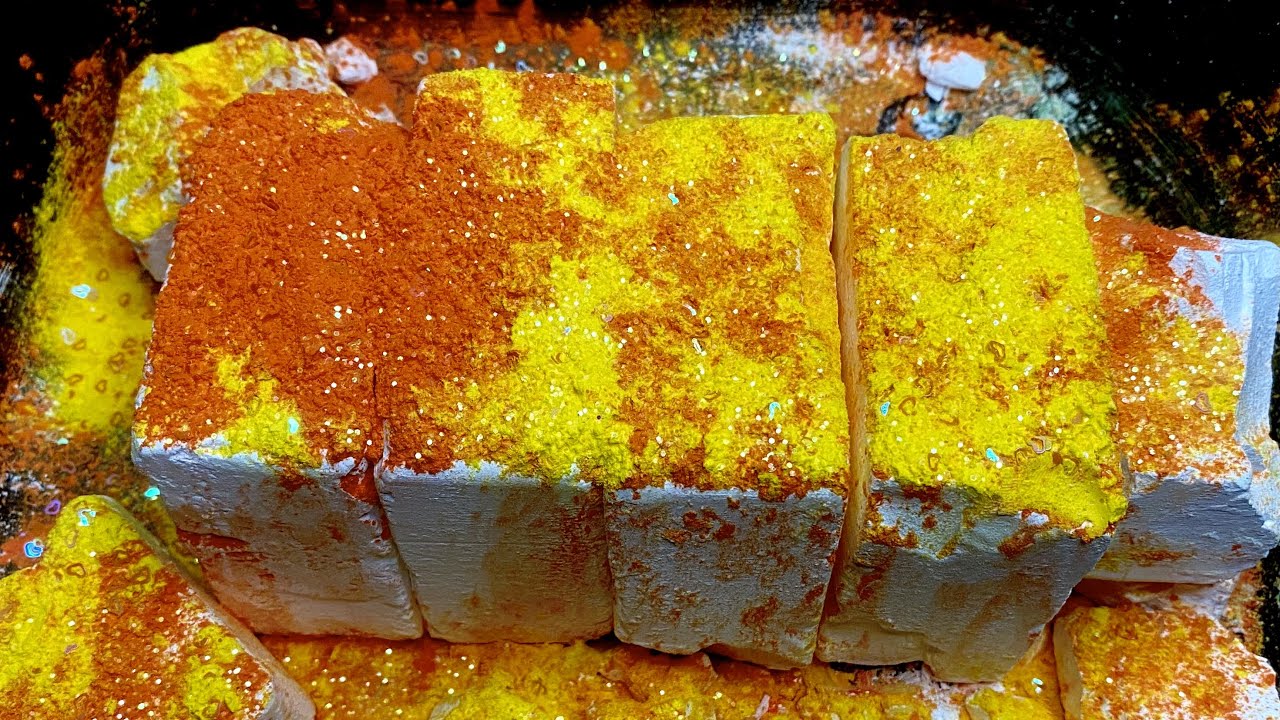Easy Grip with Yellow and Orange Holi Powder