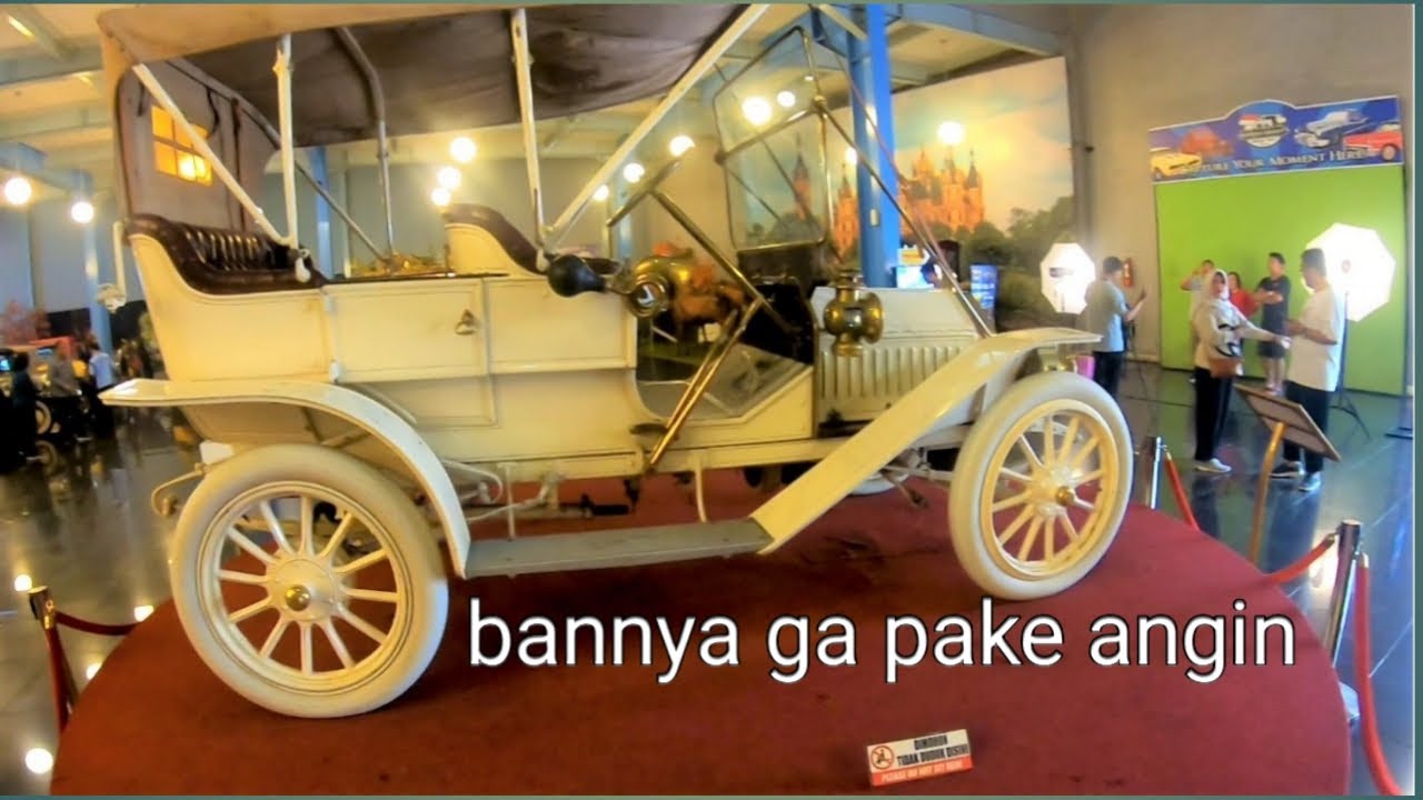 Mobil antik tahun 1910, bentuknya lucu tapi sudah canggih
