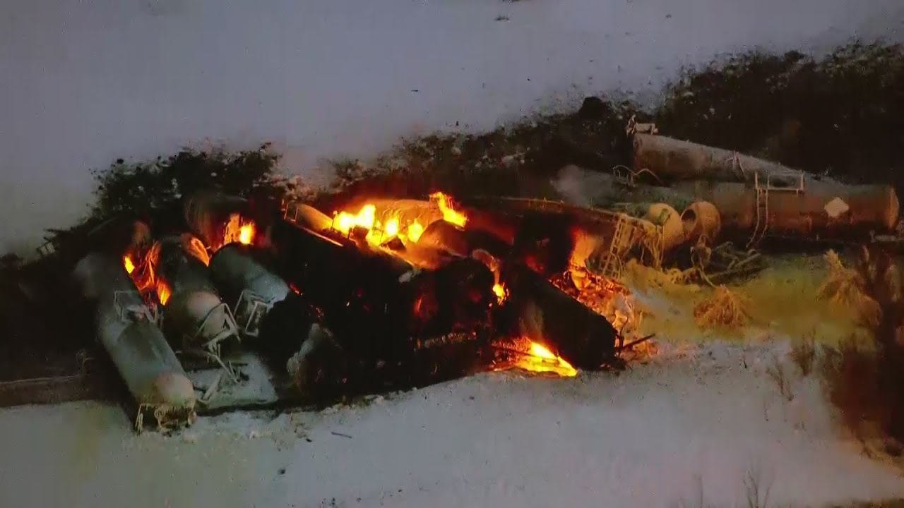 Train derailment update: Neighbors band together after Raymond crash