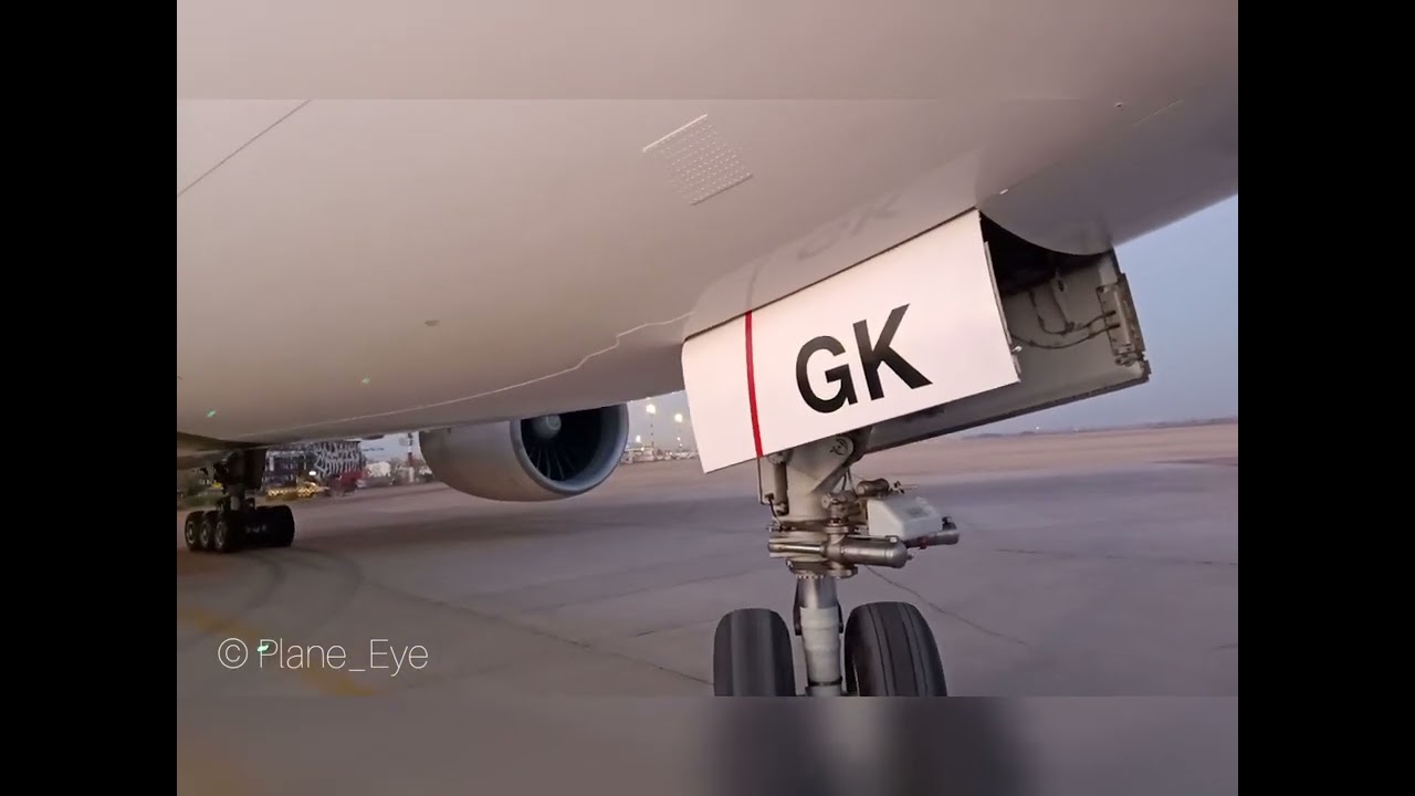 #PIA Boeing777-240ER Departure #AP-BGK🛫