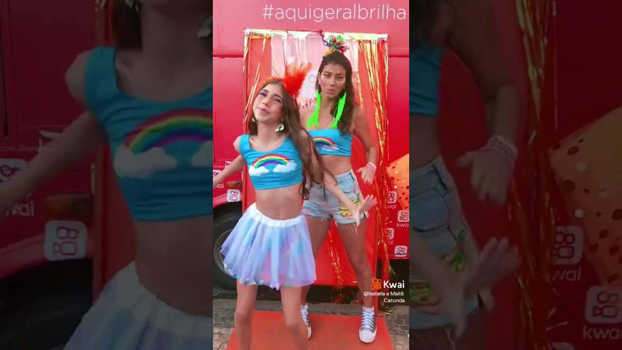 CARNAVAL M&Atilde;E E FILHA #maitecatunda #estreladocarnavalkwai #carnavaldenovo #KwaiAquiBrilha