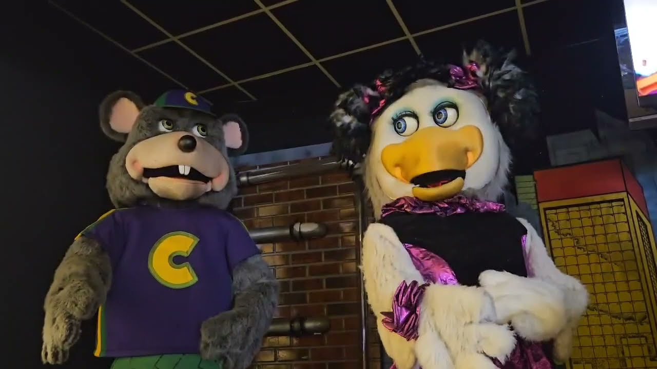 Chuck E. Cheese's Cantagallo - Chuck E. Cheese Is All About Fun