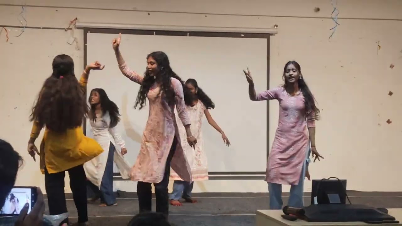 India wale X Suno gaur se duniya walon songs college dance performance #bestyoutuber #highilt #song 