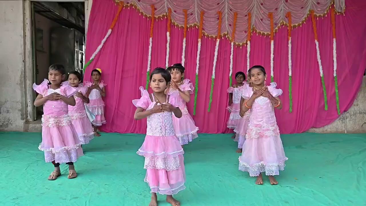 आमच्या पप्पांनी गणपती आणला.
