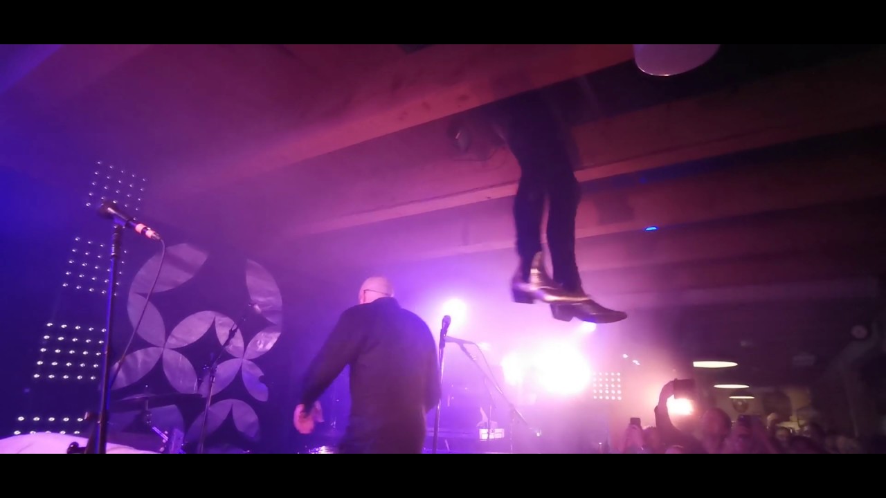 Olavi Uusivirta - Valot - Live@Albatrossi 12.7.2019