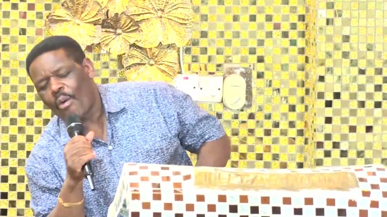 SIKILIZA HAPA UWEZO WA MZEE WA UPAKO KWENYE KUIMBA INJILI