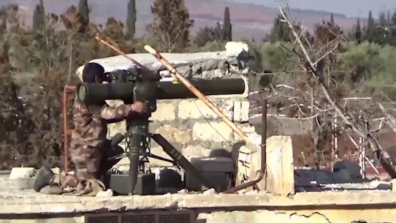 Турки троллят курдов YPG/PYD, установив на позиции надувной танк.