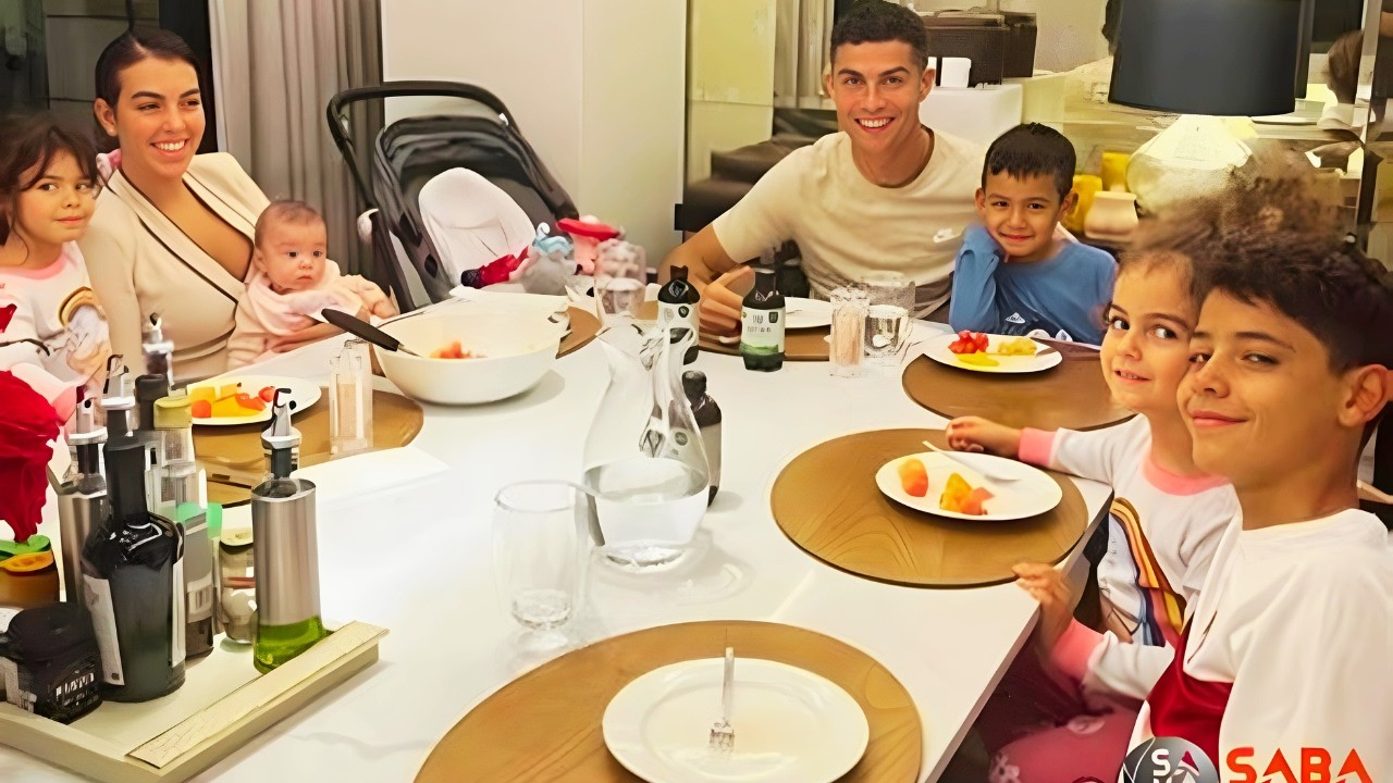 RONALDO'S DAUGHTER ALANA MARTINA FUNNY MOMENTS WITH FAMILY PART 2