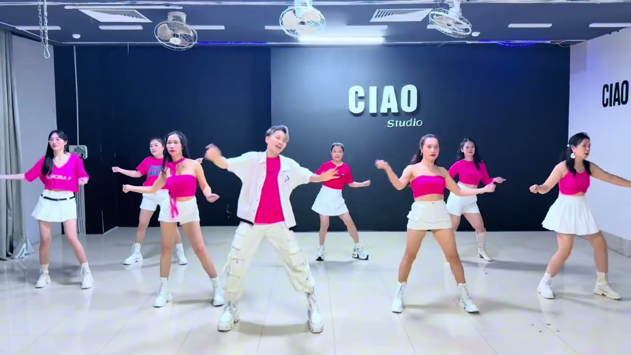 Lo Người Ướt Áo remix - lớp mầm | Phươngterry zumbadance #dance #zumba 