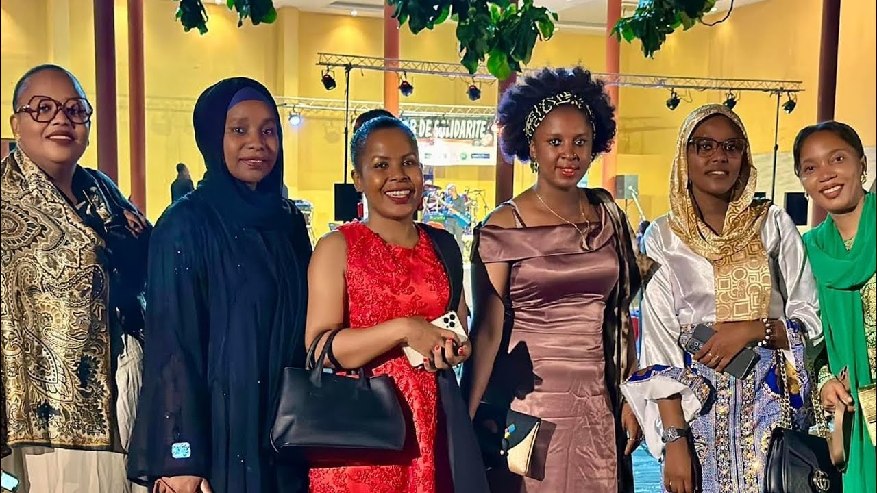 Twarab de solidarité des journalistes comoriens avec des artistes tels Fahid le bled'art, Malha..