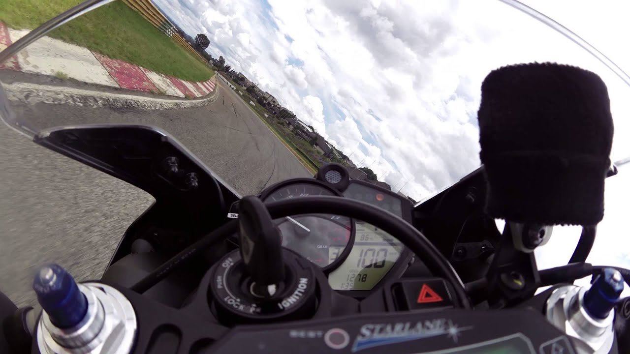 Yamaha R1 at Kyalami with Track-Daze