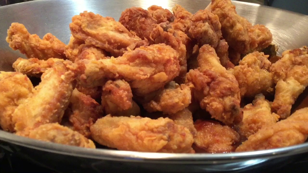 Asinhas de Frango de 2 maneiras com Molho de BBQ e com Parmesã