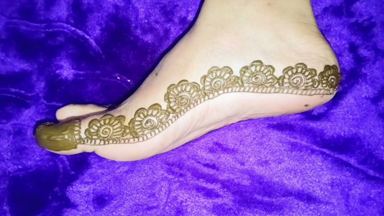 Beautiful leg henna design.                    #artist #mehndi #henna #viralvideo #youtube 