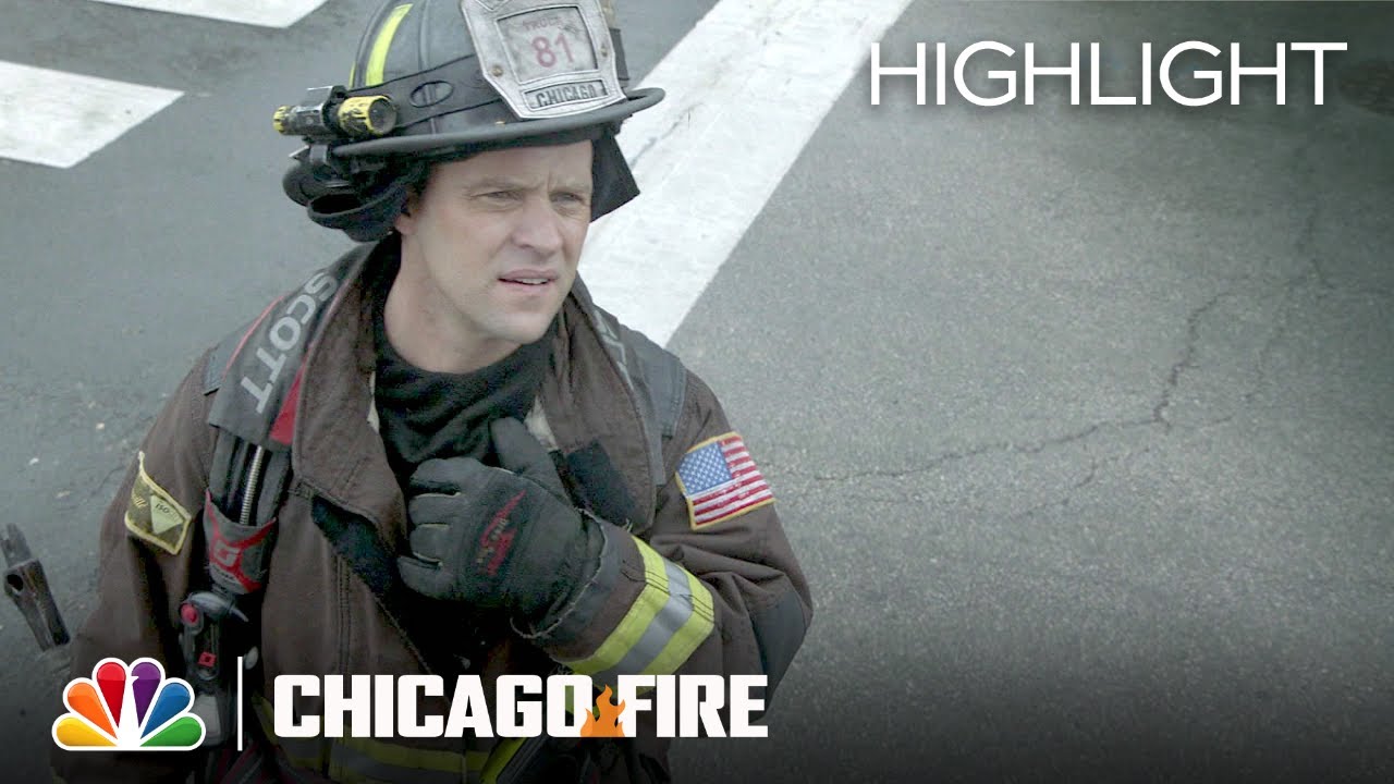 Gallo Takes Unconventional Measures to Make a Rescue - Chicago Fire