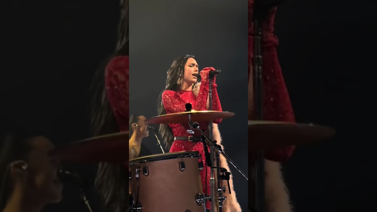 Dua Lipa sings “Dernière Danse” by Indila live! #dualipa #singer #singing #music #vocals #trending