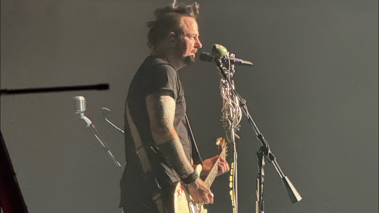 ADAM GONTIER-Three Days Grace singing Alice in Chains ROOSTER. June 21/25’ at Canada Life Place.
