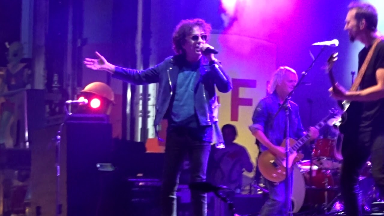 Magnus Uggla - 70-talsmedley - Gröna Lund, Stockholm - 2017-08-25