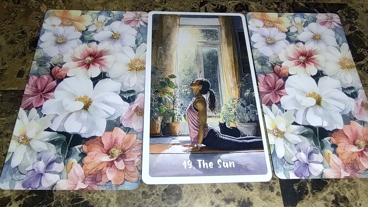 UNBOXING THE ORDINARY MAGIC TAROT!